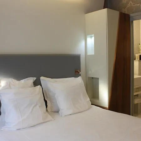 Le Malown 3* Paris