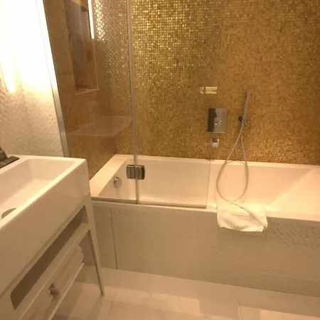 Le Malown 3* Parijs